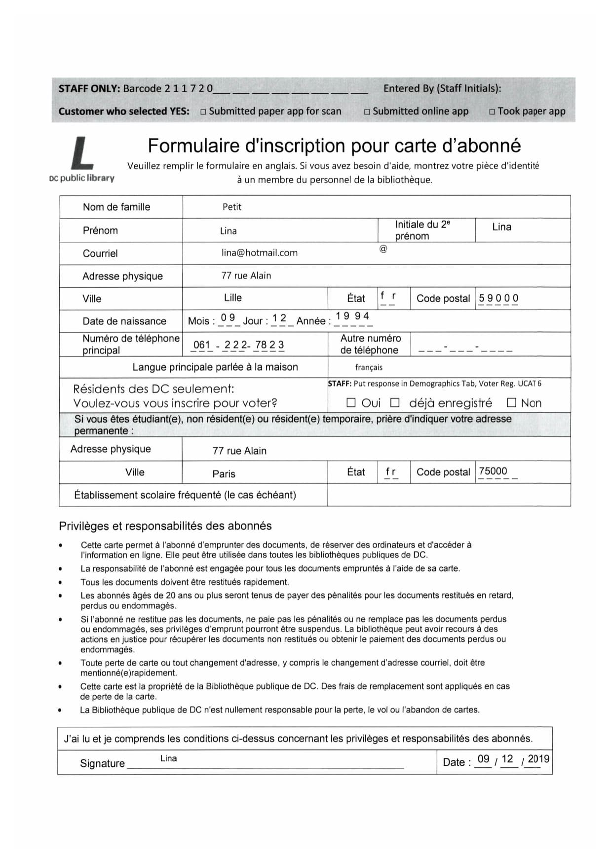 A scanned French library registration form, filled in, with a table of fields, checkboxes and a signature box